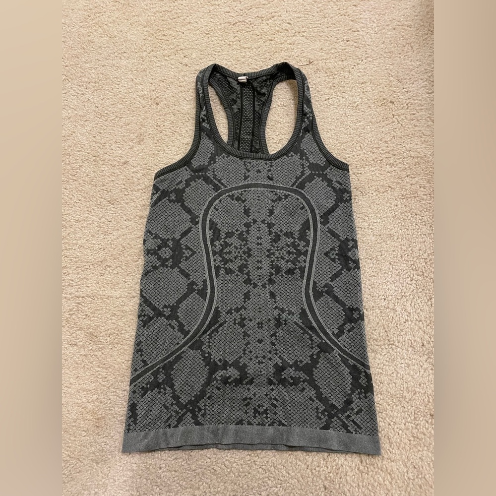 Snakeprint Lululemon Swiftly Tech Tank Size 4